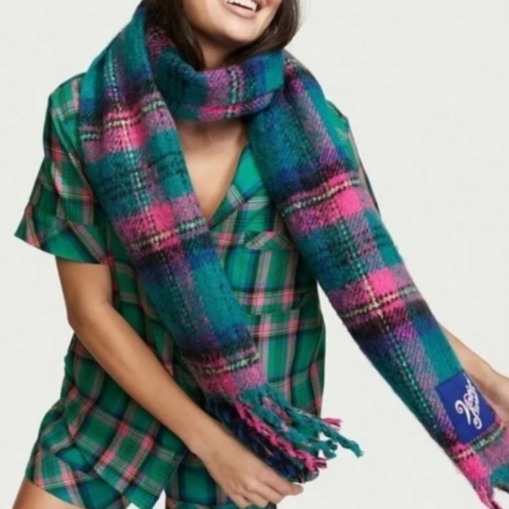 SALE Victoria's Secret Scarf Oversized Winter Cozy Plaid Fringe Teal Pink NWT
